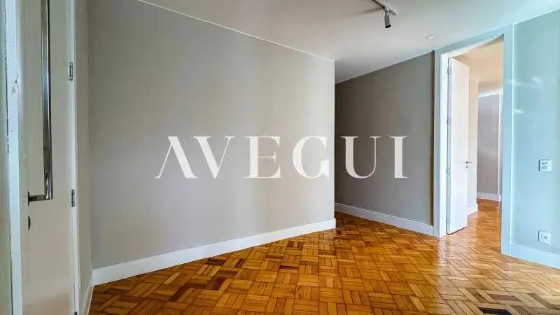 Apartamento sem mobília com 4 dormitórios e sacada — photo 11