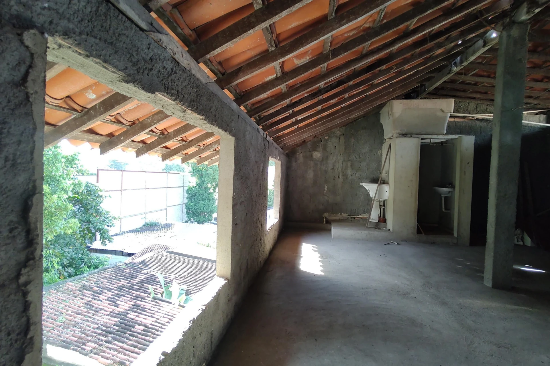 Unfurnished house with 4 bedrooms and private garden — photo 43