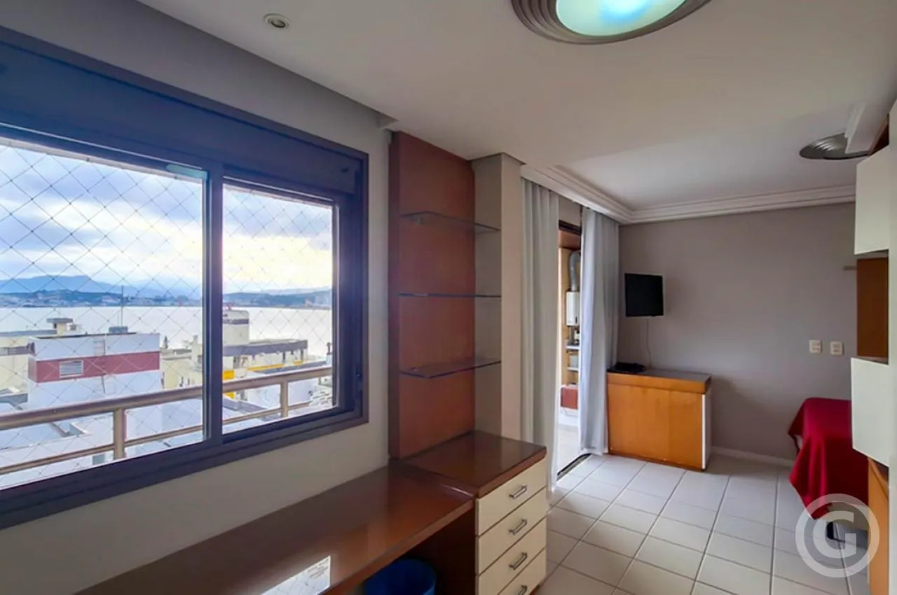 170 m² apartment with open-plan kitchen and gas stove