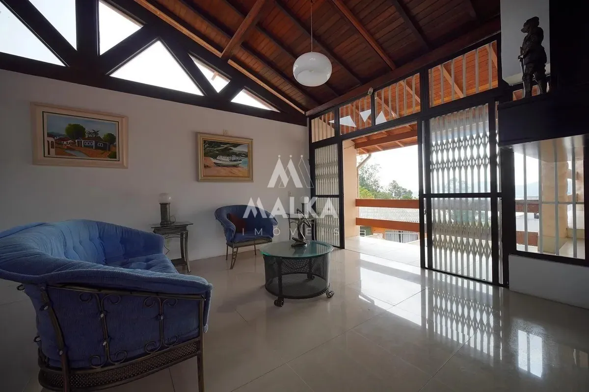 4-bedroom house with a water view in Florianópolis — photo 11