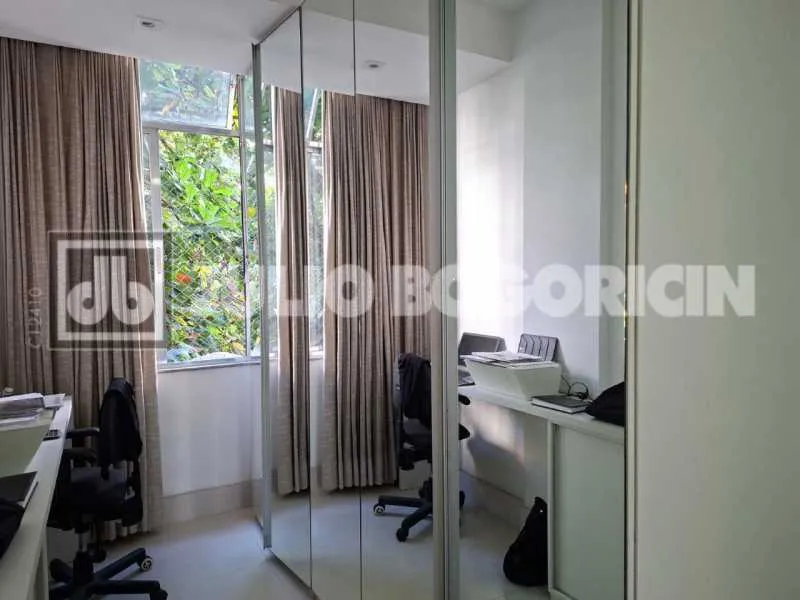 Unfurnished apartment with open-plan kitchen and 2 bedrooms — photo 16