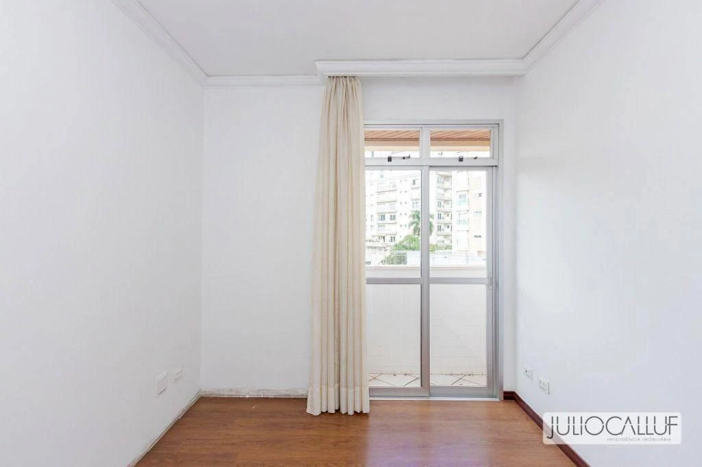 Застеклённый балкон и 3 спальни: квартира 151 м² — photo 22