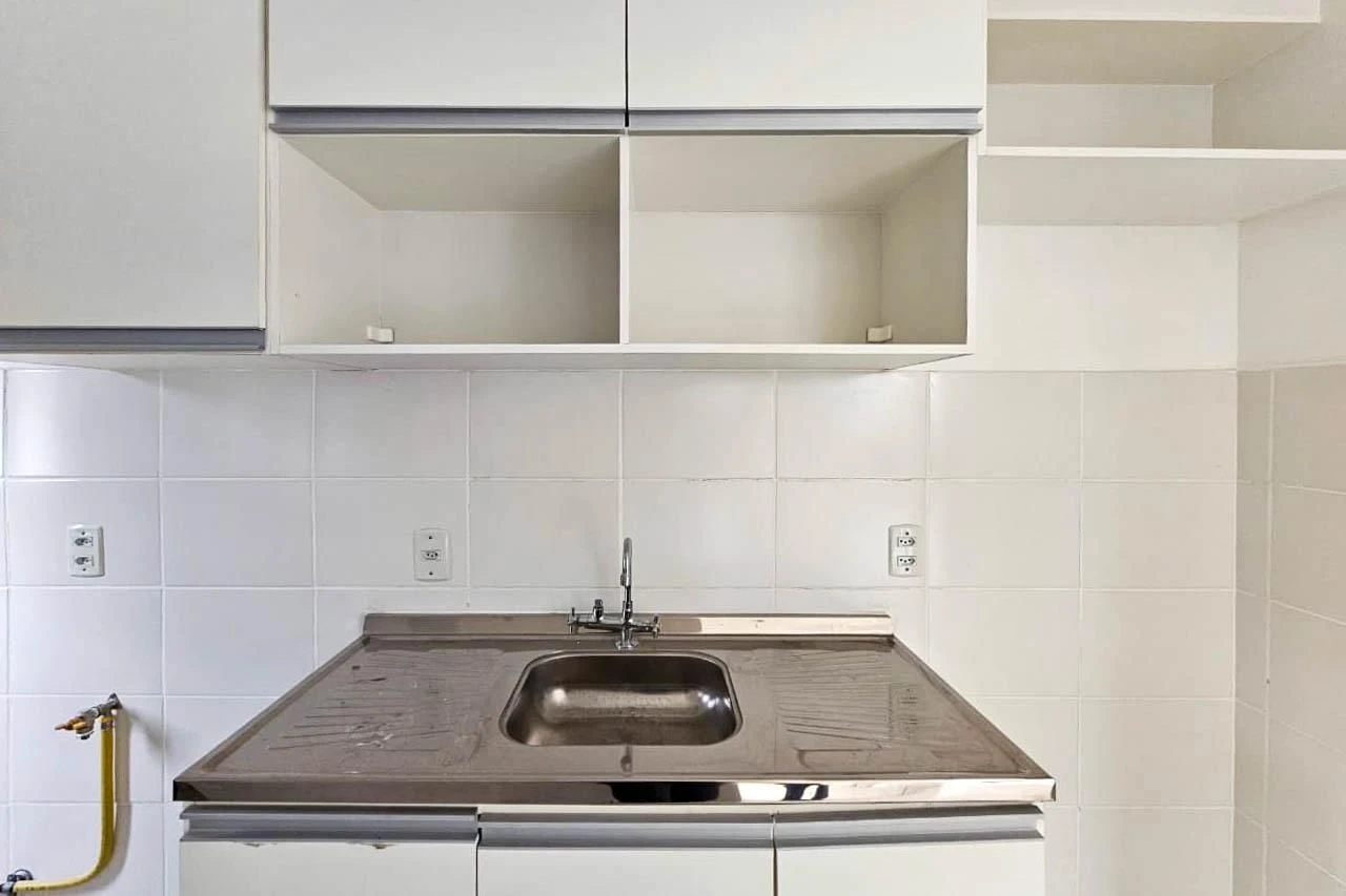 2-bedroom apartment in a building with a gym — photo 20