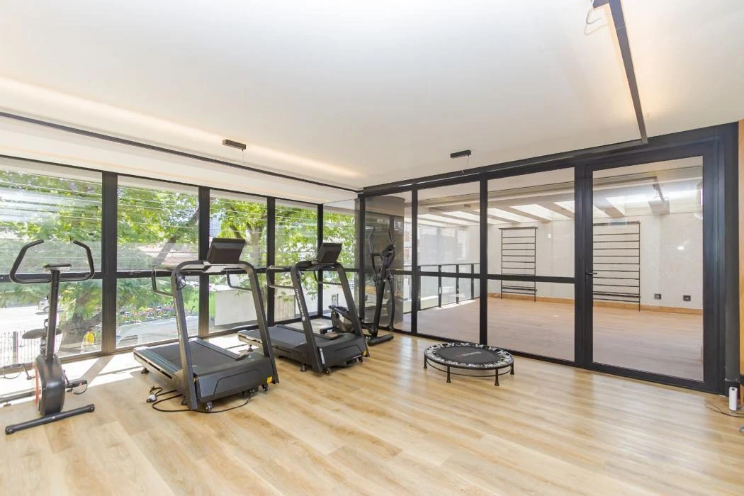 Apartamento mobiliado, 27 m², com janelas do piso ao teto — photo 49