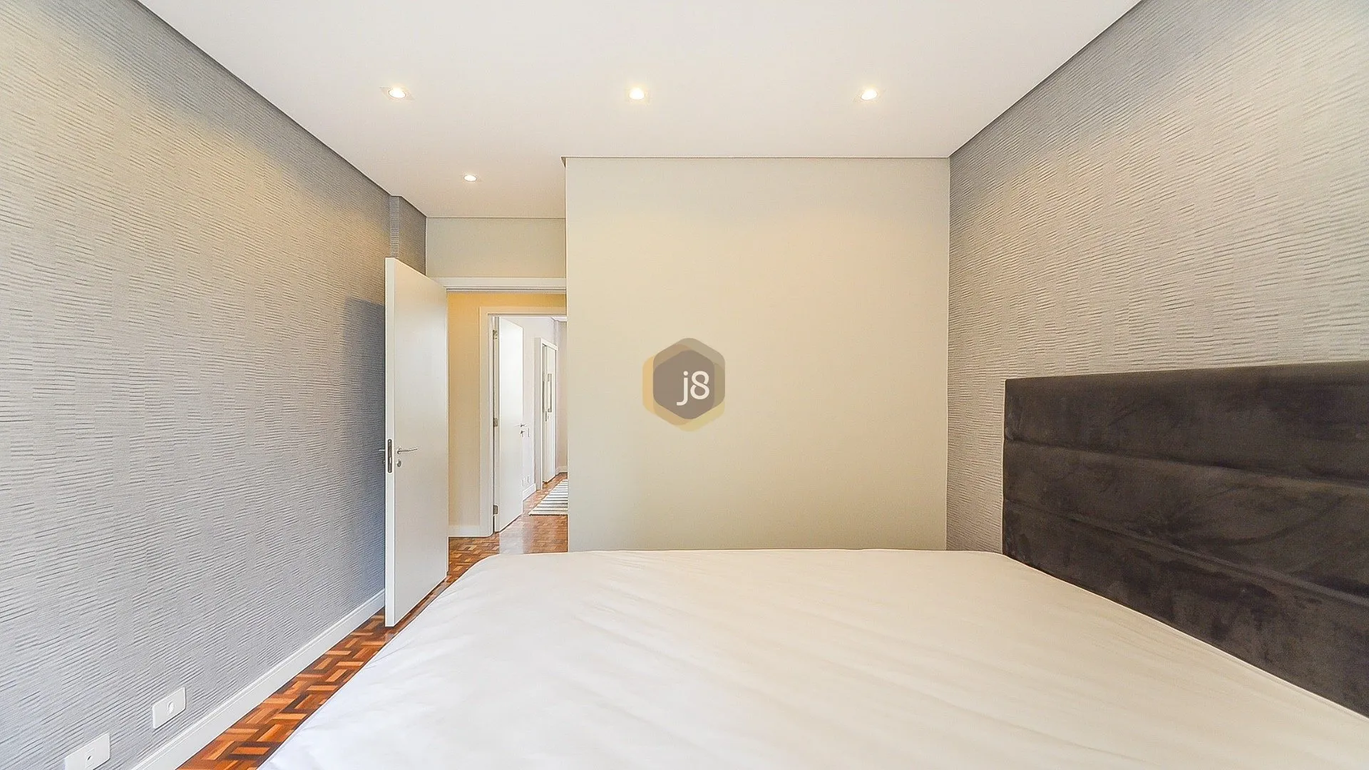 3-bedroom apartment with 137 m² and 3 total bathrooms — photo 23