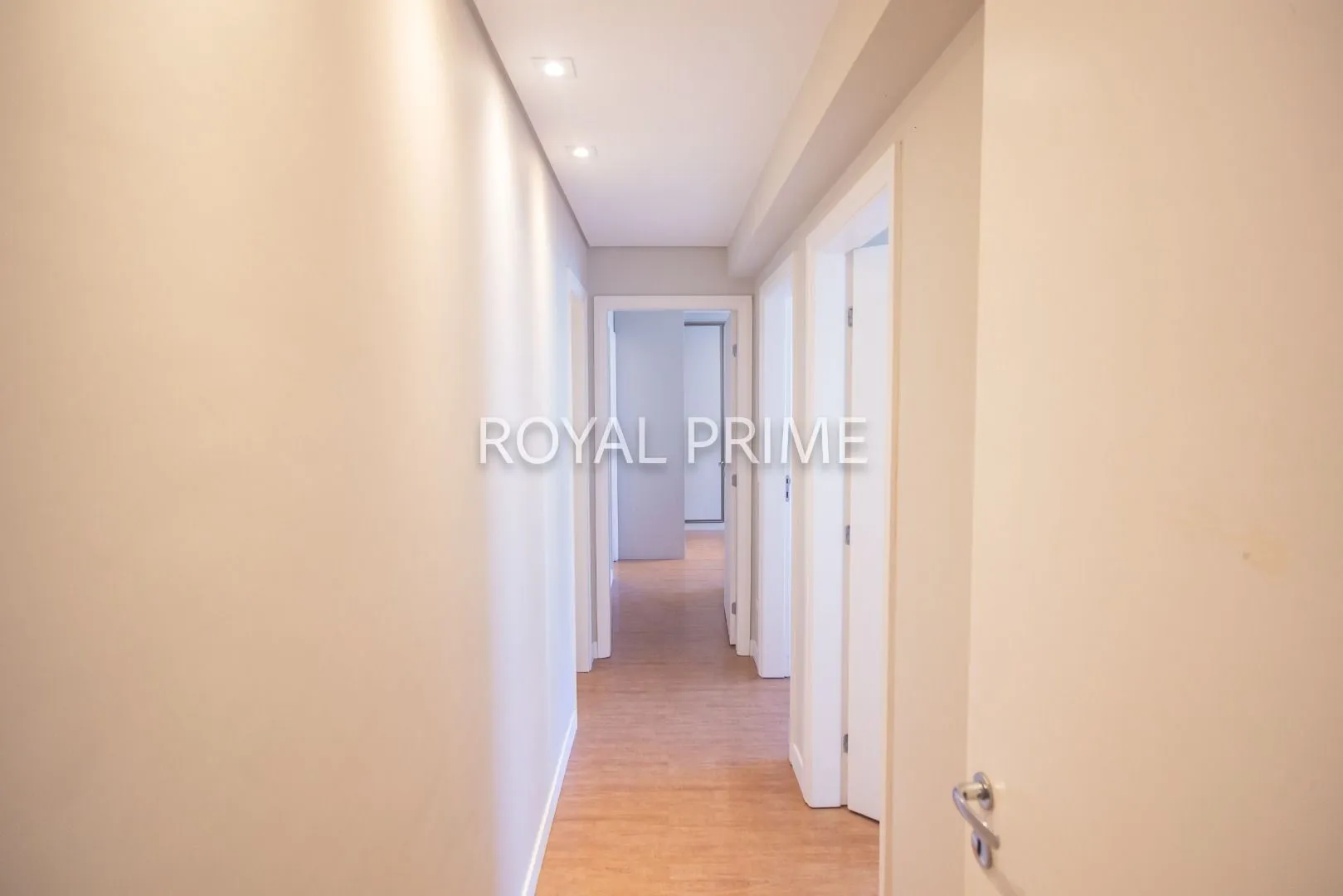 Apartamento de 3 dormitorios con cocina abierta y BBQ privado — photo 18