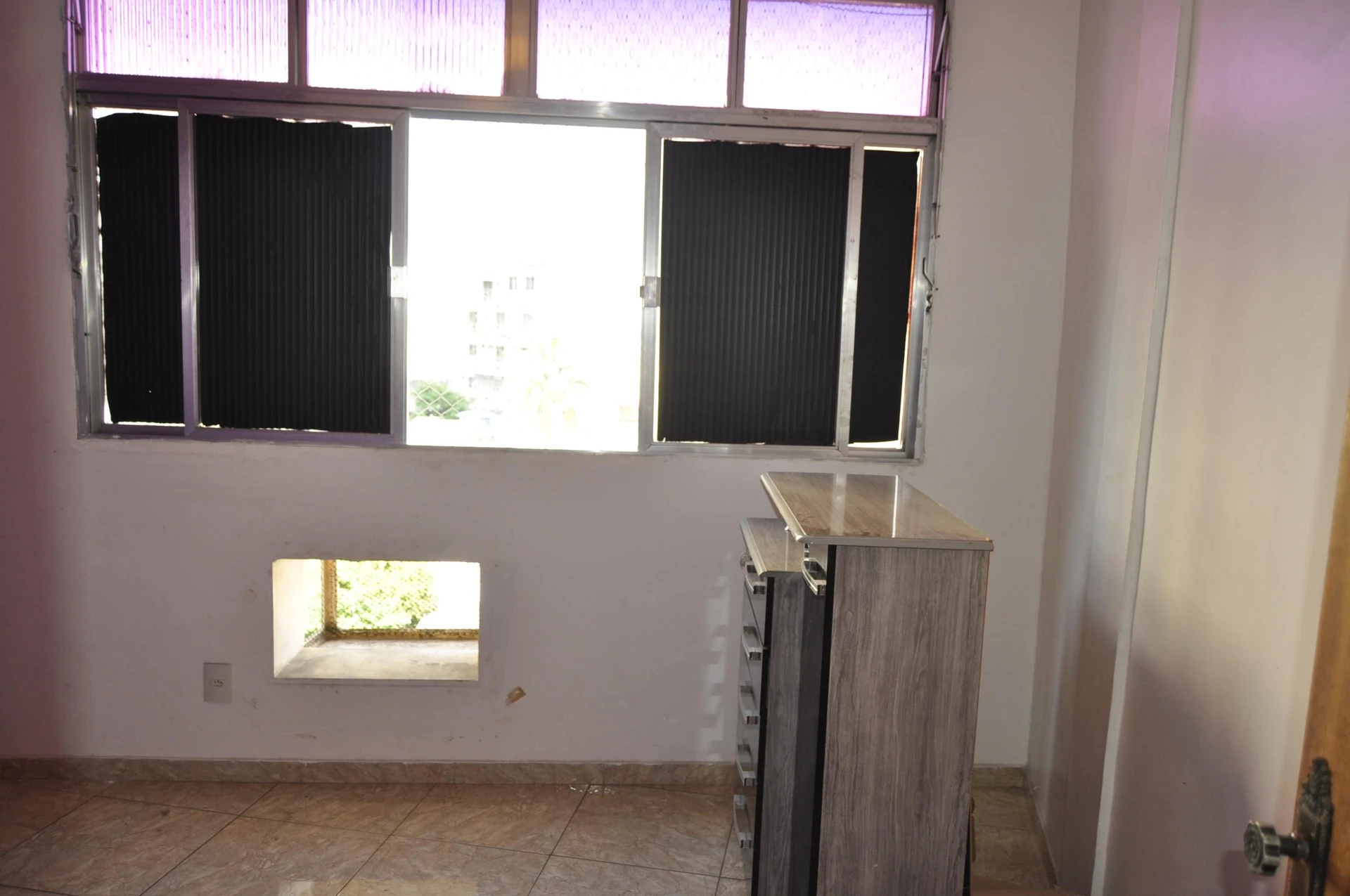 Unfurnished 2-bedroom apartment with a balcony — photo 13