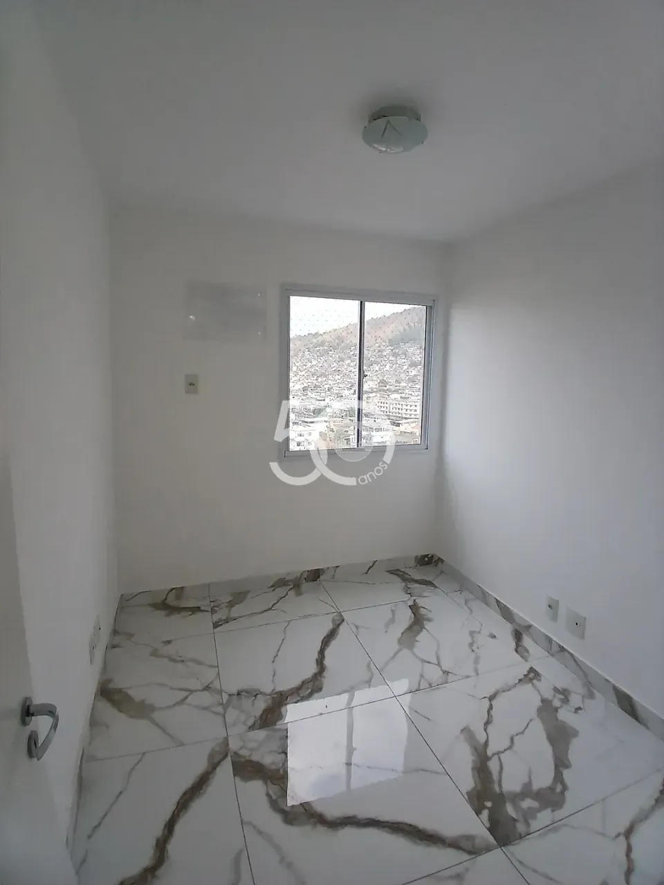 Apartamento de 2 dormitorios y 2 baños con balcón — photo 3