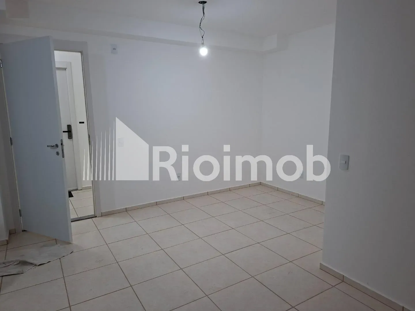 Apartamento de 2 quartos em condomínio com piscina — photo 16