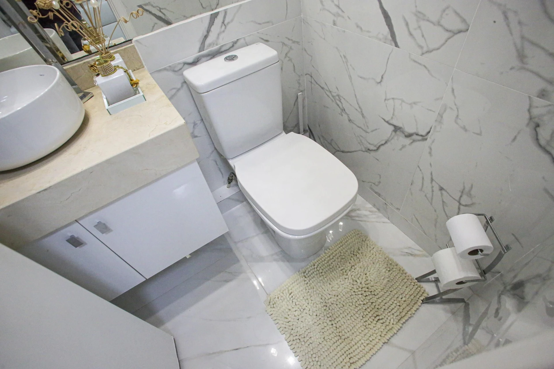 Casa mobiliada com 4 quartos e 4 banheiros no condomínio — photo 17