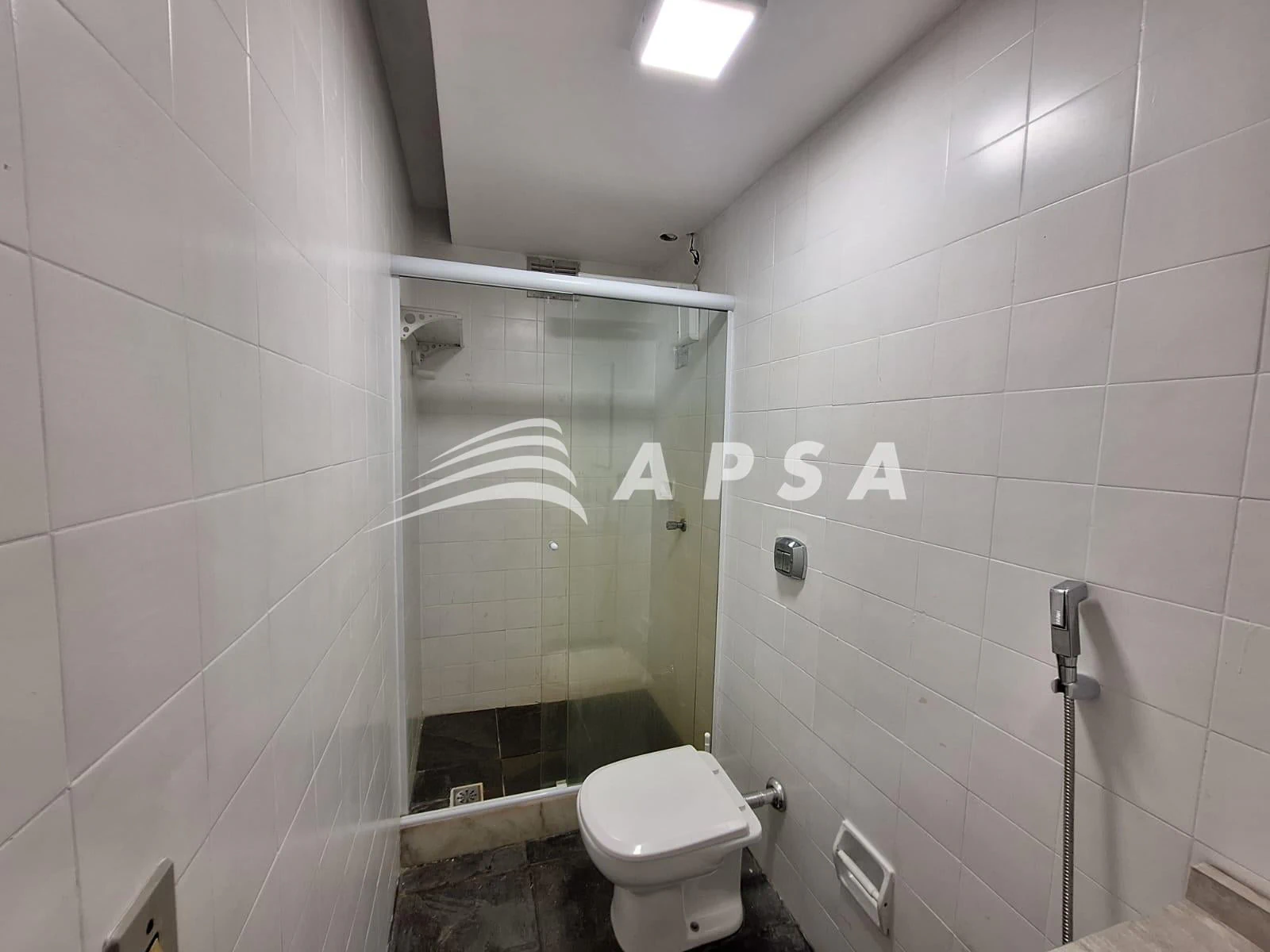 Unfurnished 57 m² apartment with 2 bedrooms and a balcony — photo 2