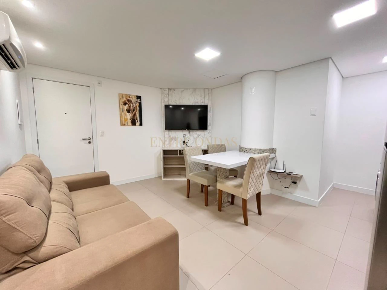 Мебльована квартира з 1 спальнею на 38 м² та 1 паркомісцем