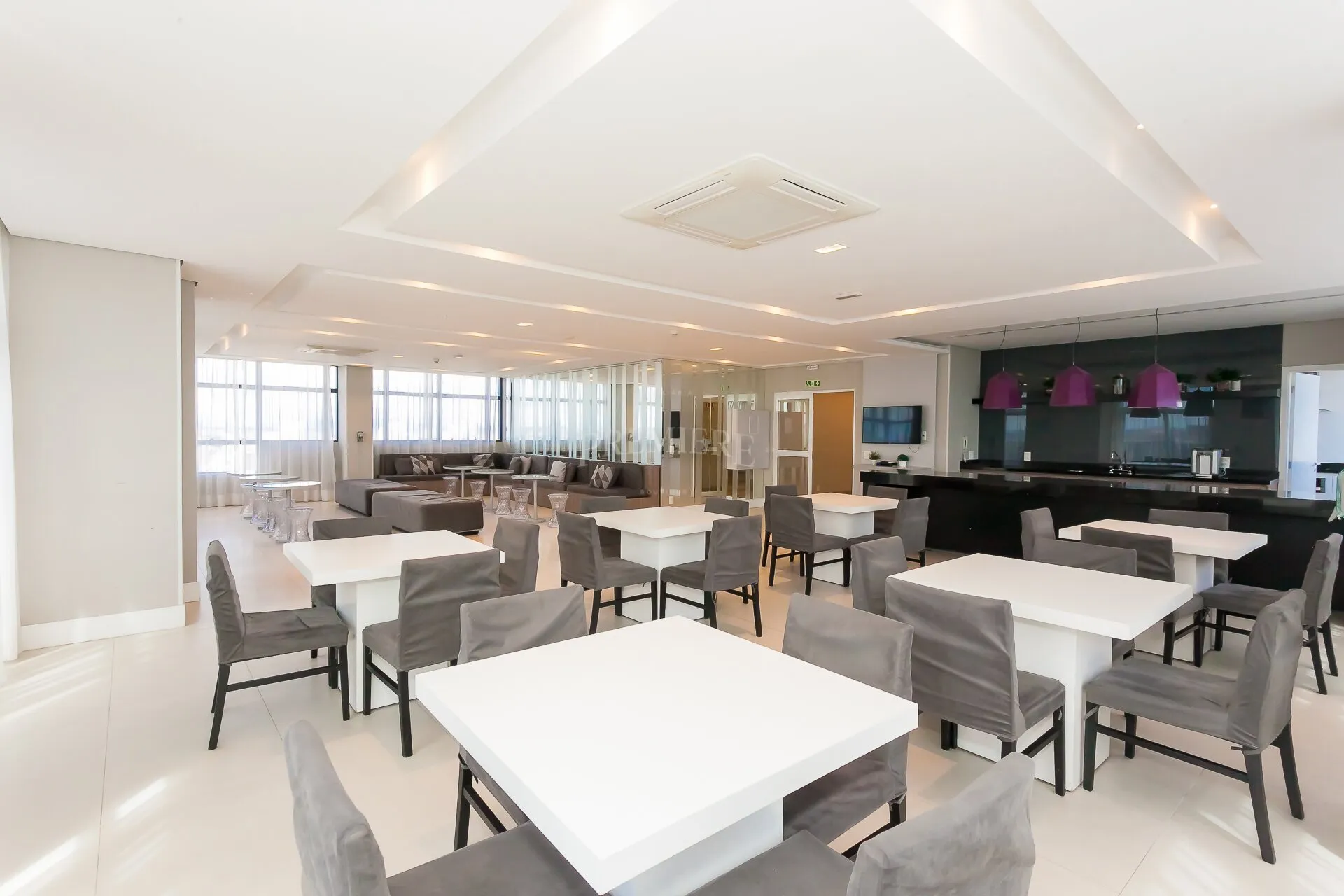 Furnished 85 m² apartment with 1-bedroom suite — photo 27