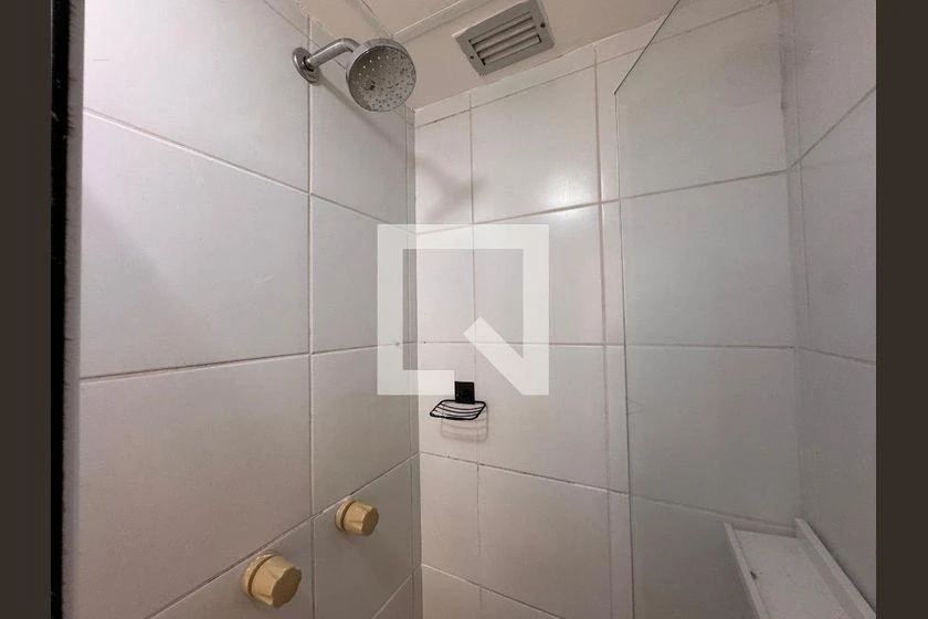 2-bedroom apartment in a building with a gym — photo 47