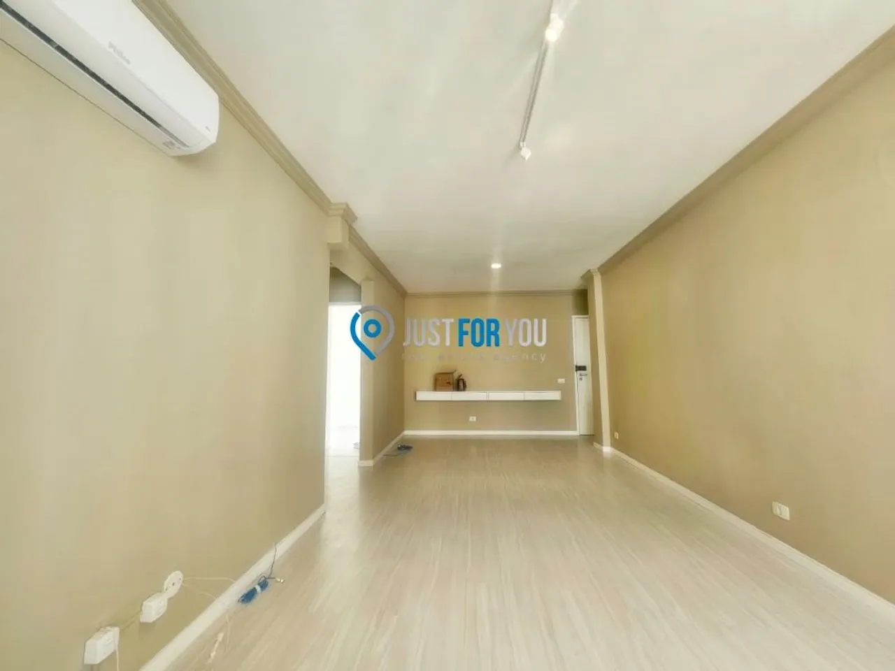 4-bedroom apartment with 3 bathrooms and 106 m² — photo 2