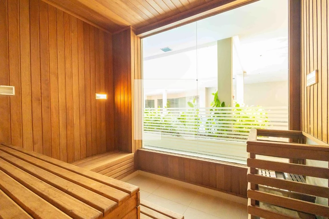 Furnished apartment with 2 bedrooms, 1 en-suite and balcony — photo 37
