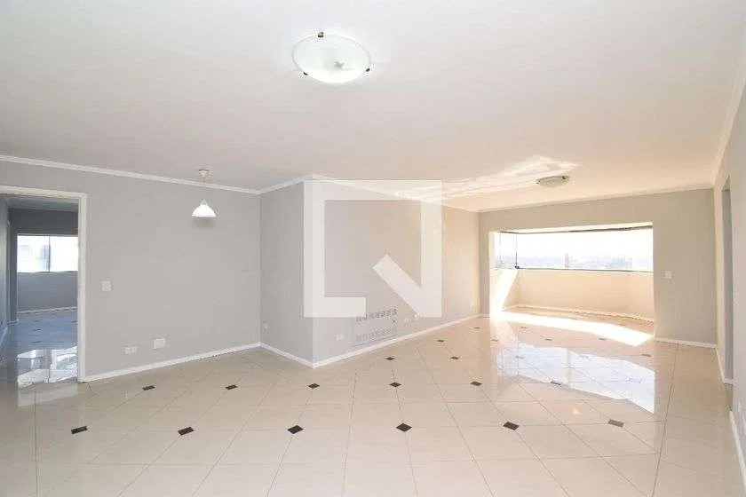 Rental apartment with 165 m² and a balcony