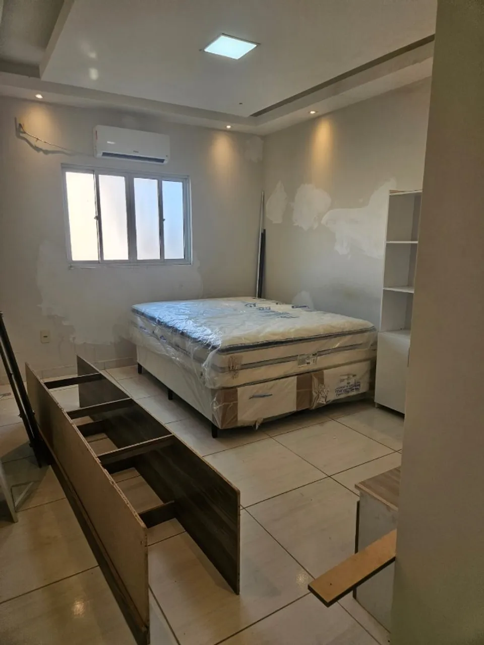 5-bedroom apartment in a building with a pool — photo 5