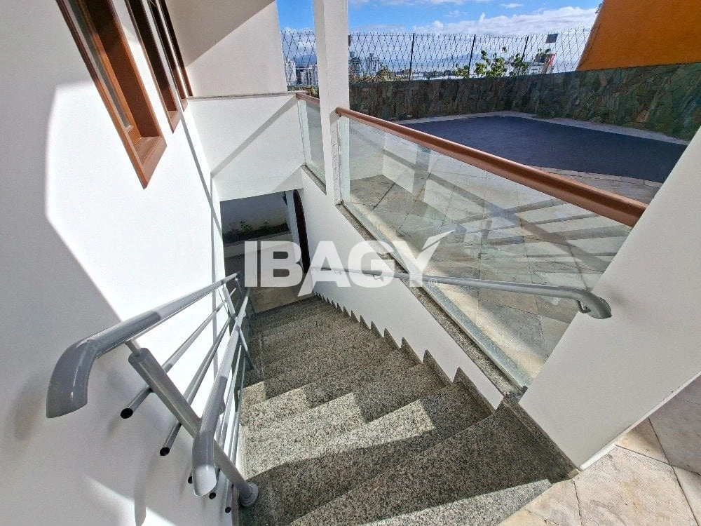 Furnished 16 m² studio with 1 bedroom and no parking — photo 3