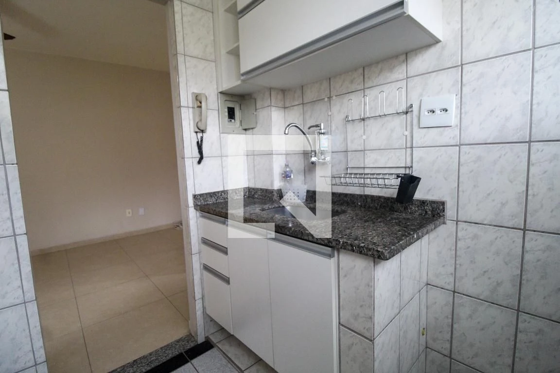 Unfurnished 1-bedroom apartment with a private BBQ area — photo 20