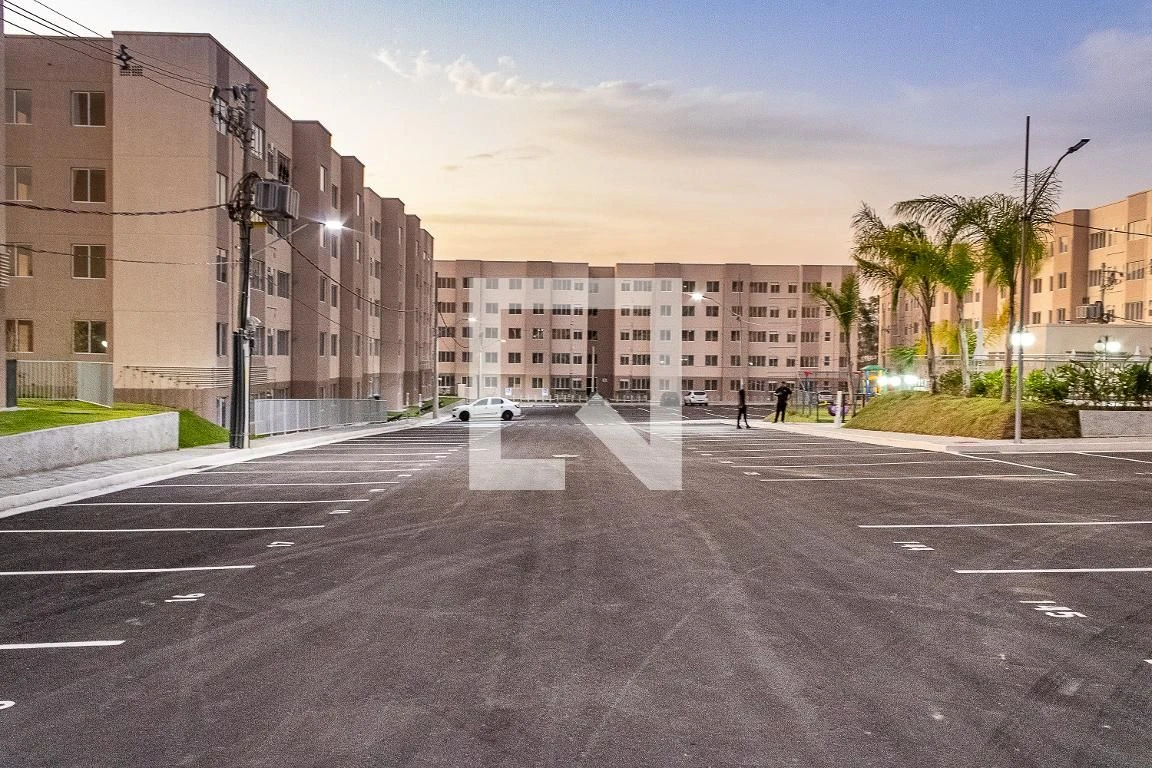 Unfurnished 2-bedroom apartment with an open-air pool — photo 15