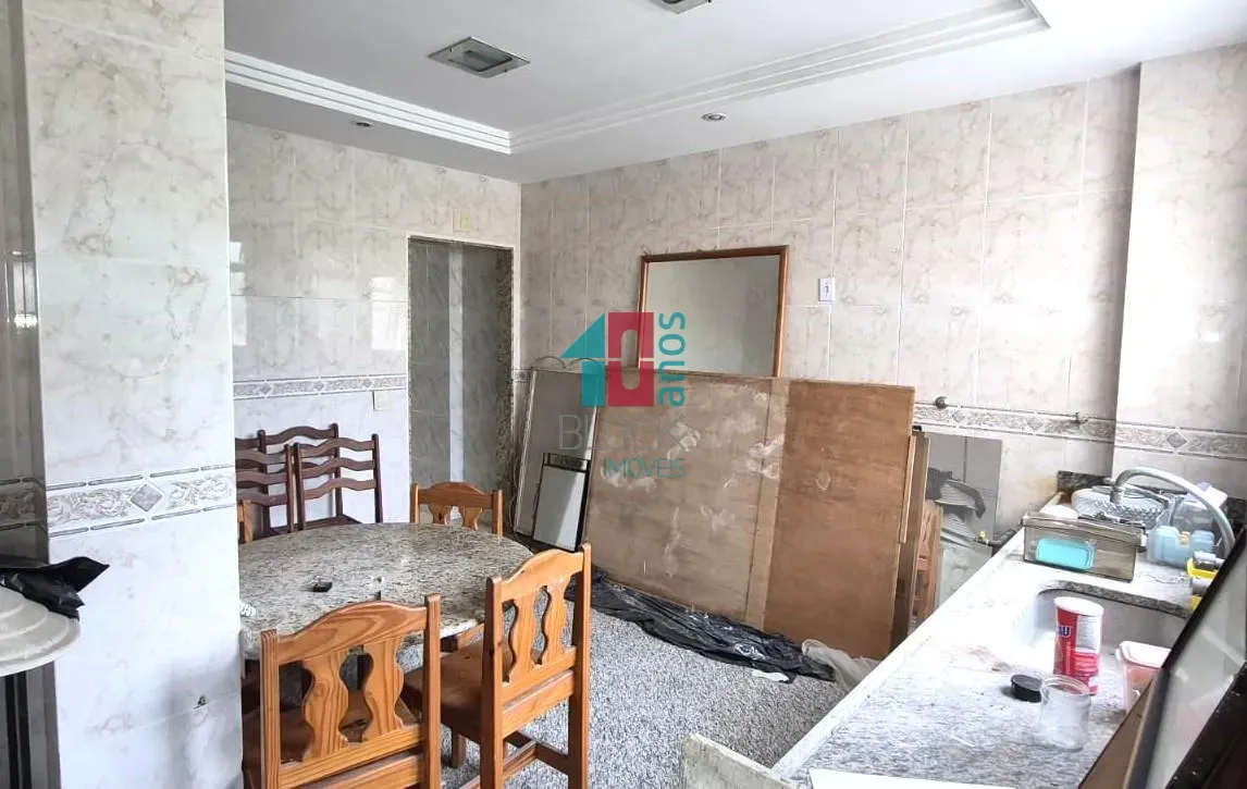 Apartamento com 4 quartos e cozinha separada — photo 20