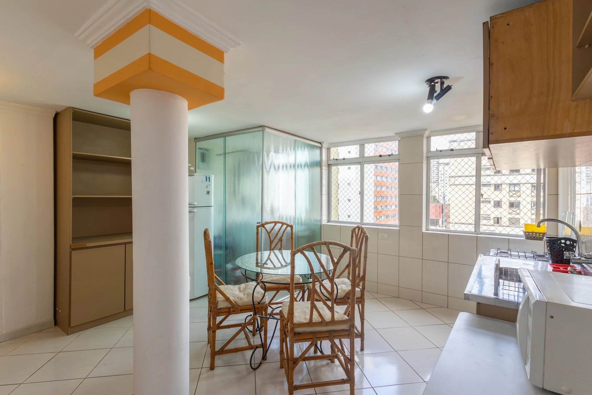 2-bedroom apartment with a washing machine in Curitiba — photo 15
