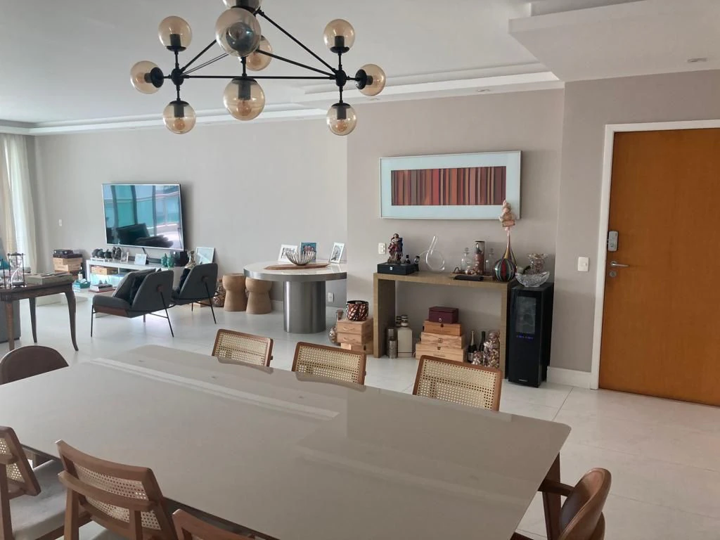 Renovated apartment with 4 suites and 292 m² — photo 17