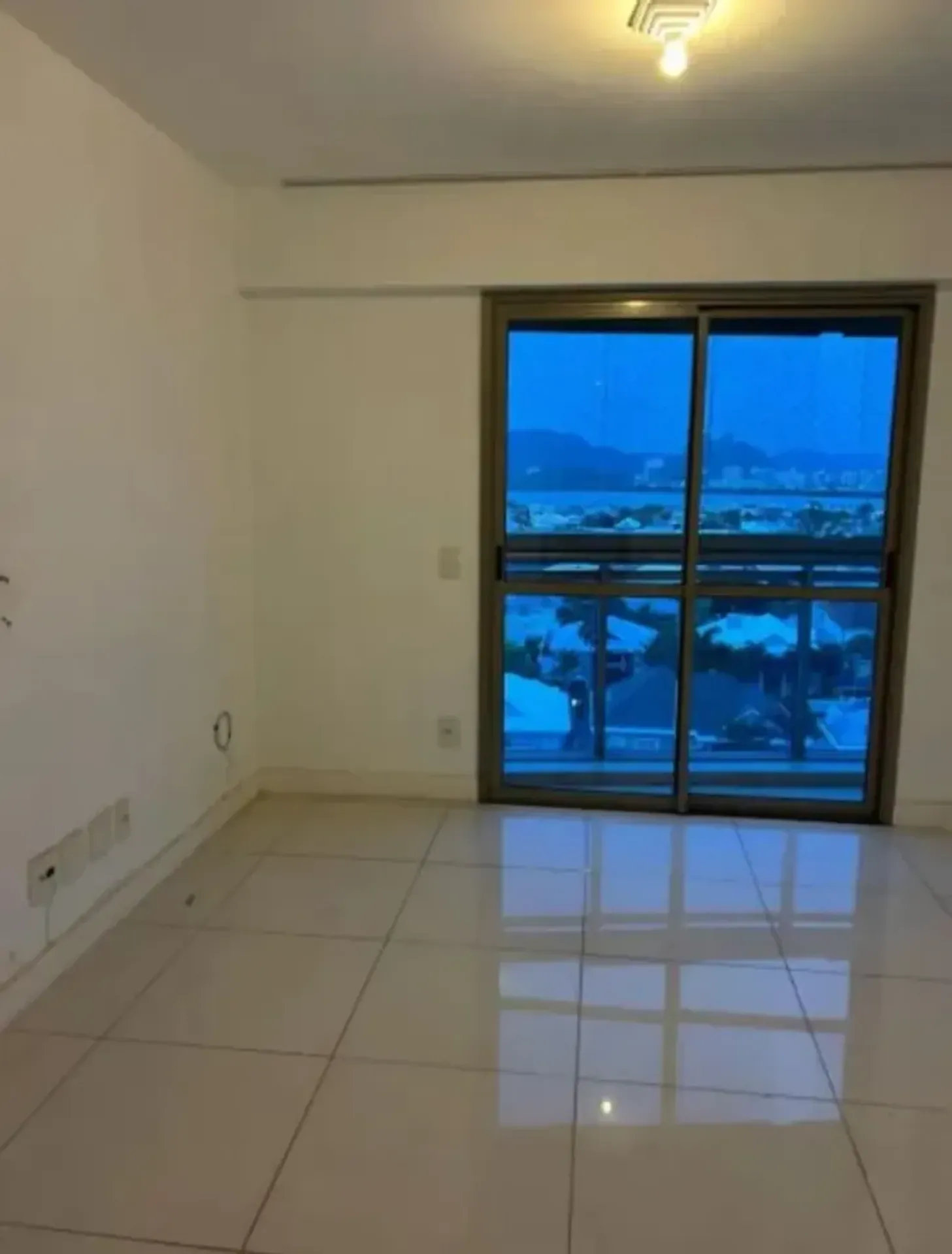 Apartamento com 4 quartos e 5 banheiros, fogão a gás — photo 4