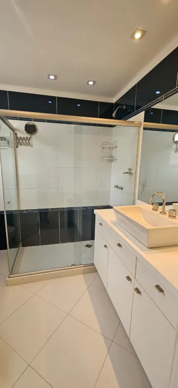 Duplex house for rent with 4 bedrooms and 5 bathrooms — photo 36