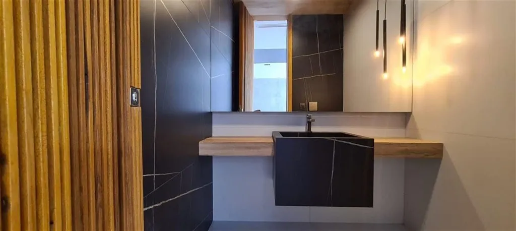 House with 5 en-suite bedrooms and 665 m² garden — photo 17