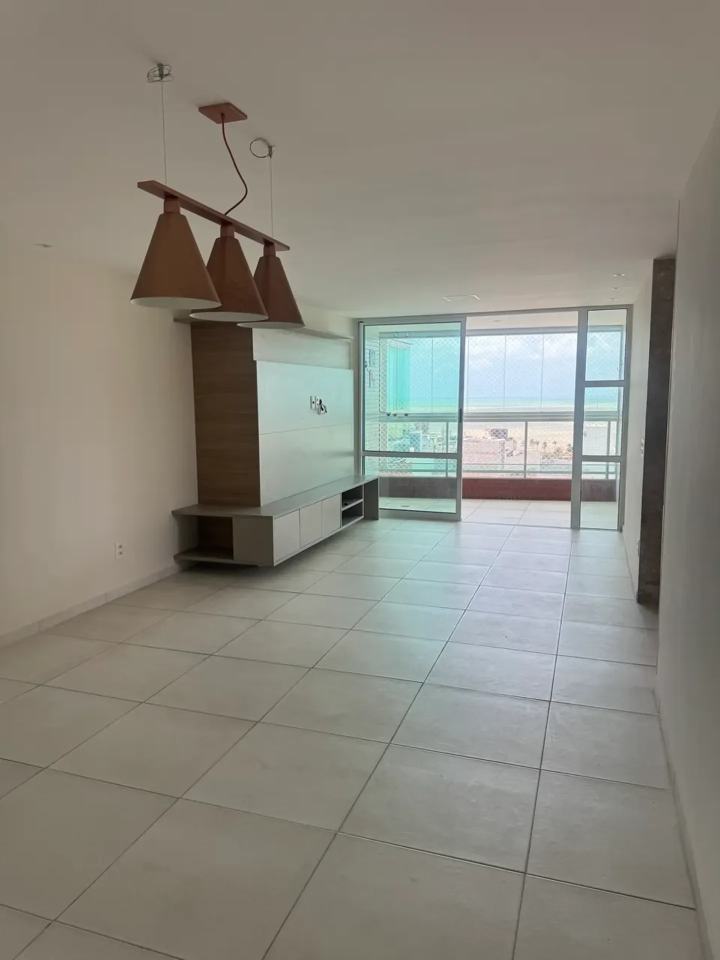 Apartment, 92 m², with a glass-enclosed balcony — photo 3
