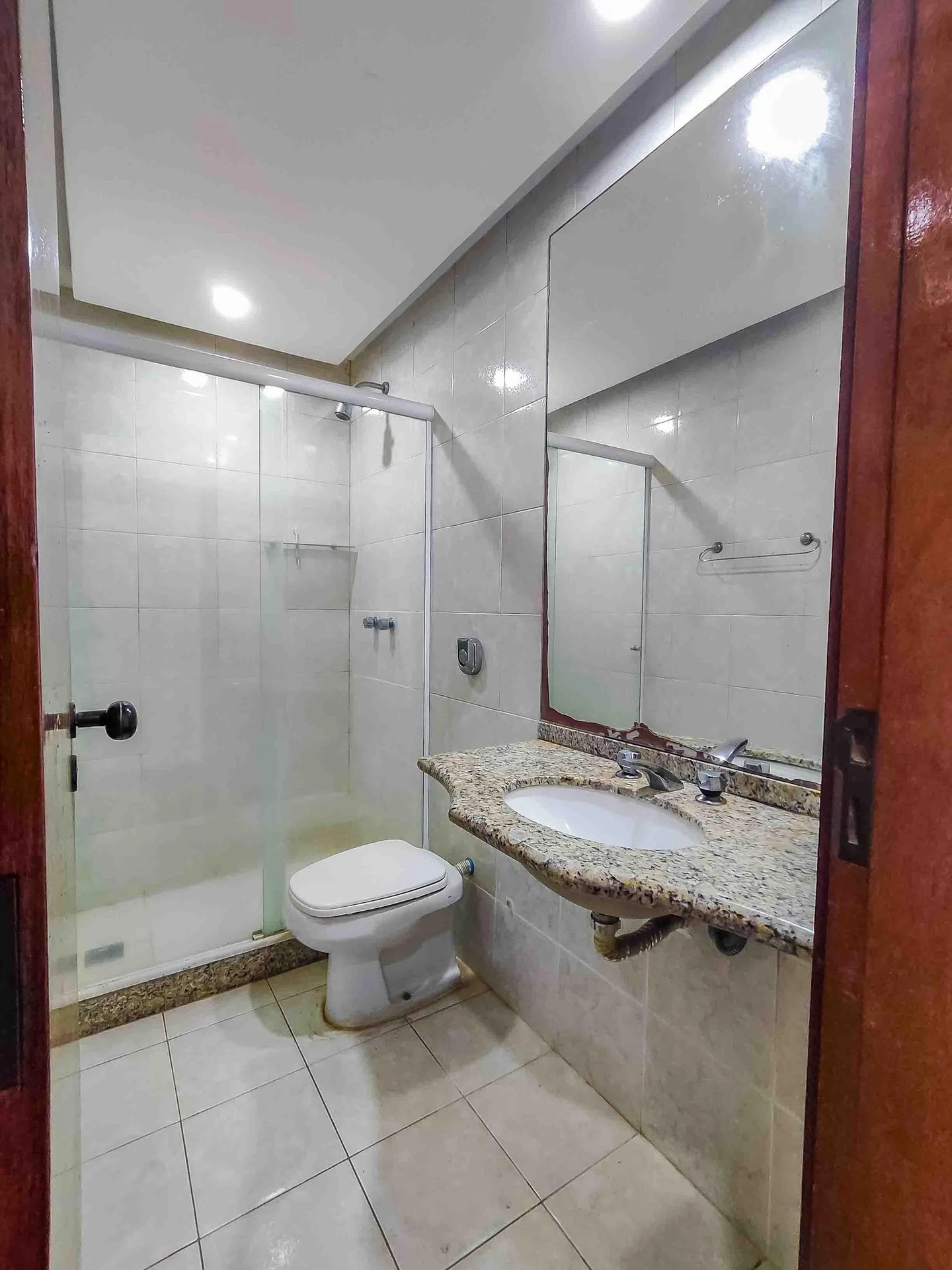 Apartamento sem mobília com 3 quartos e área de lavanderia — photo 32