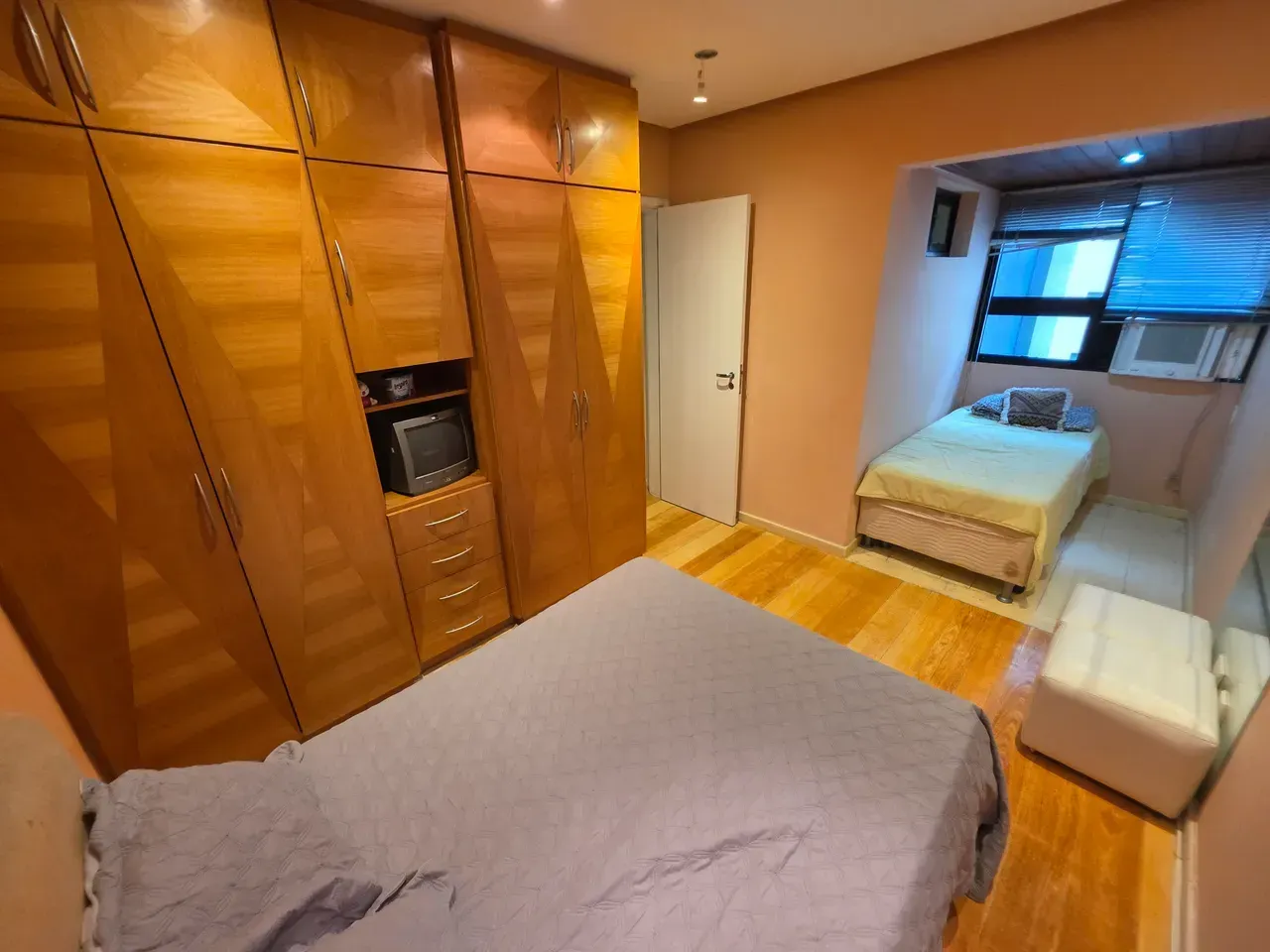 Furnished 2-bedroom apartment with 3 bathrooms — photo 12