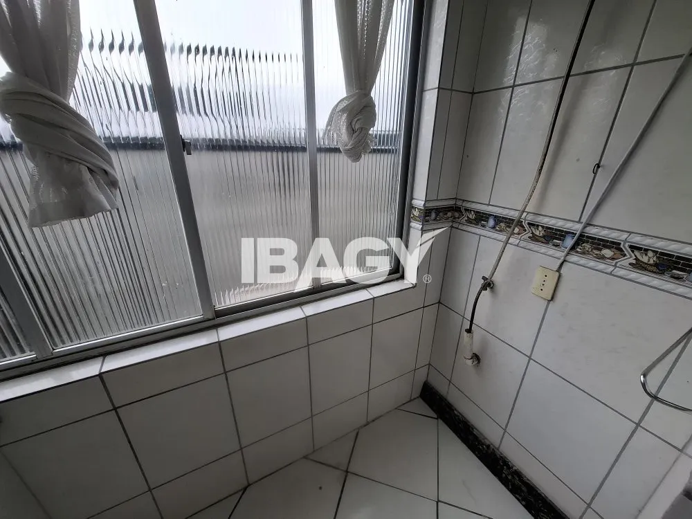 Apartamento com 2 dormitórios, 1 banheiro e 72 m² — photo 10