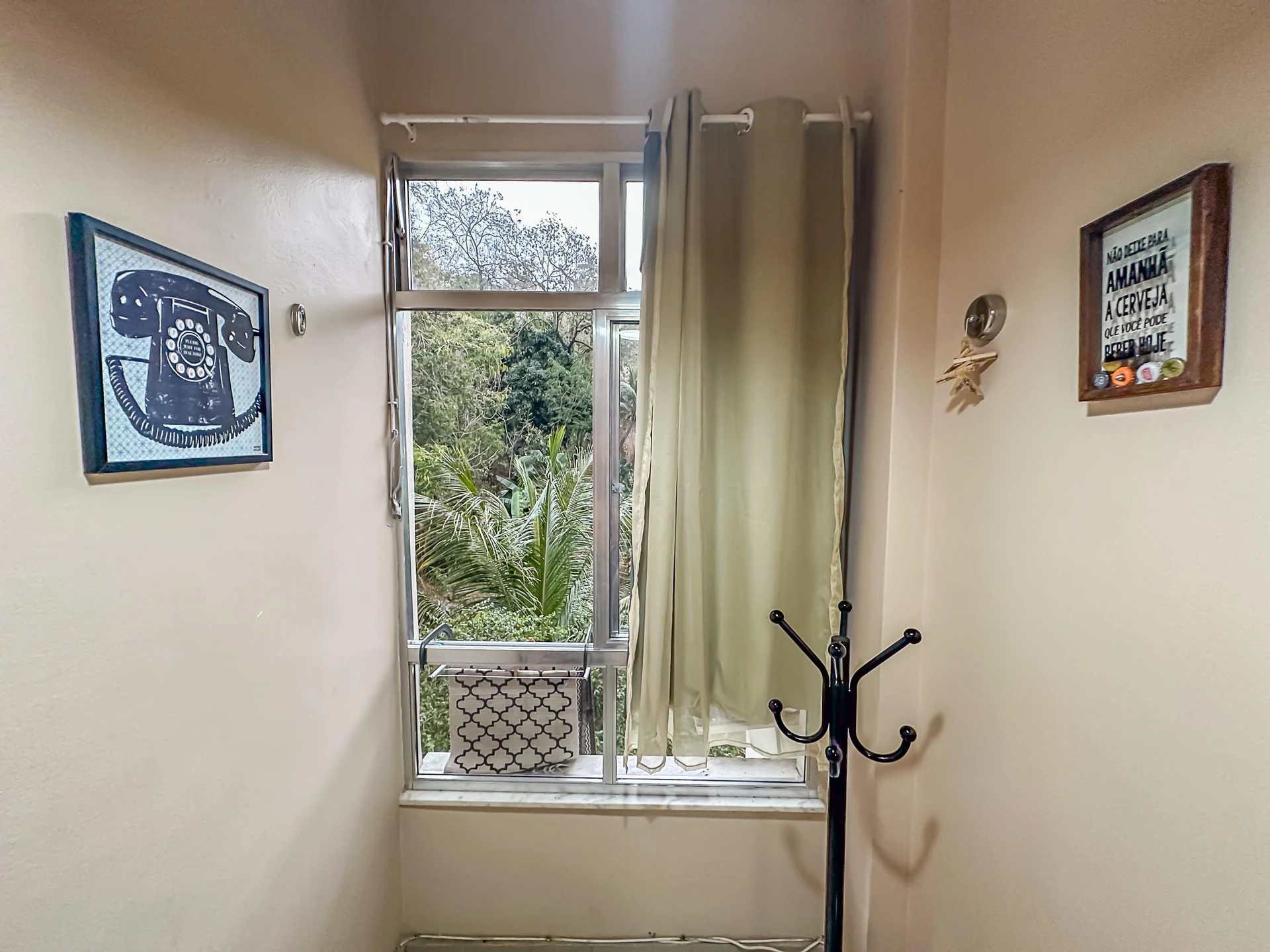 Furnished 1-bedroom apartment with a closed kitchen — photo 23