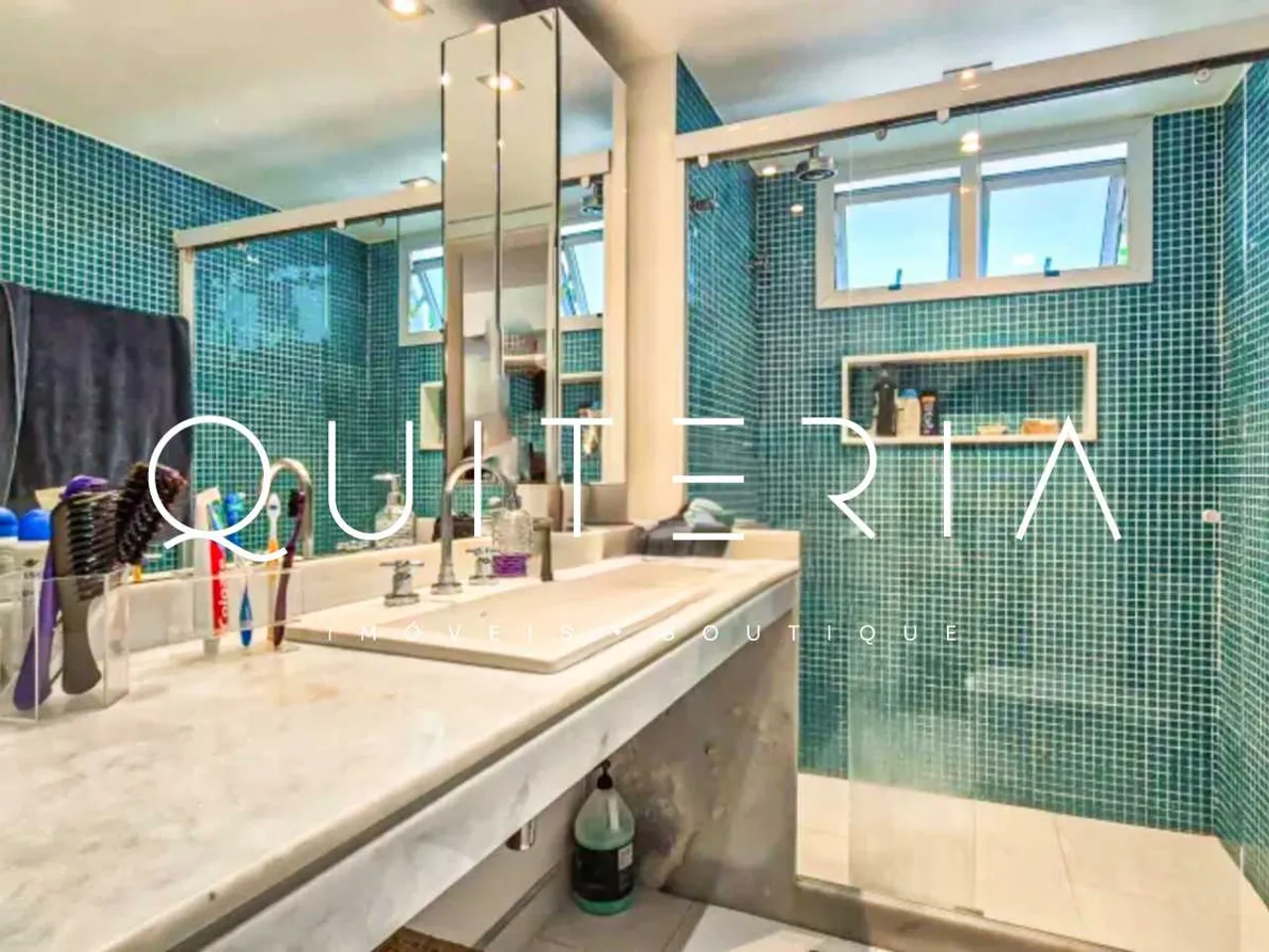 Rental apartment with 4 bedrooms and 5 bathrooms — photo 13