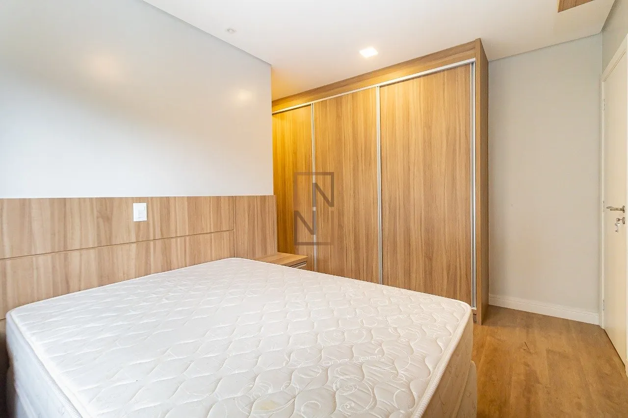 Apartamento de 2 dormitorios con cocina abierta y balcón — photo 17