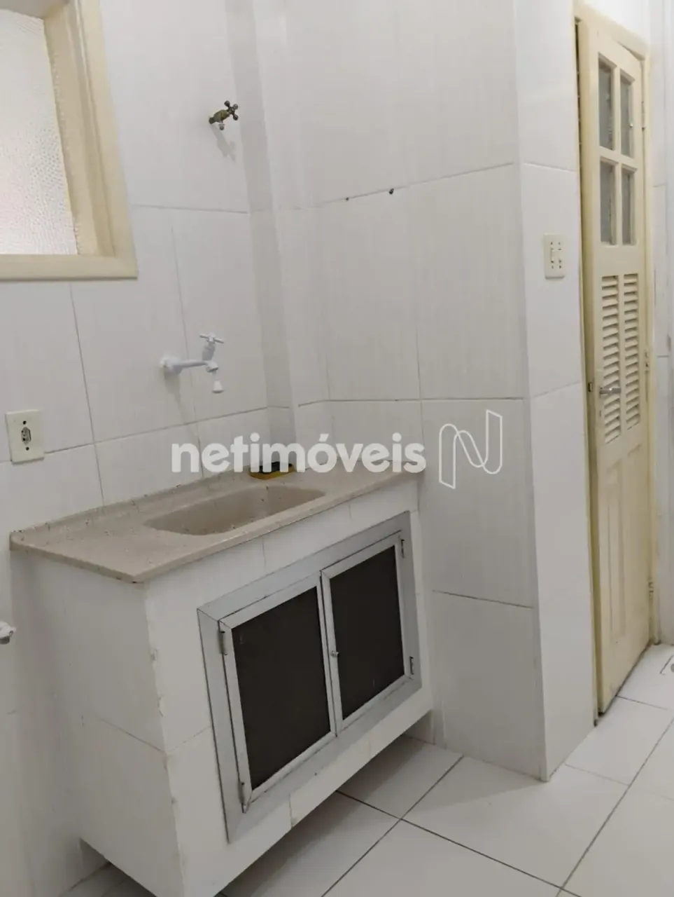 1-bedroom apartment with a laundry area — photo 7