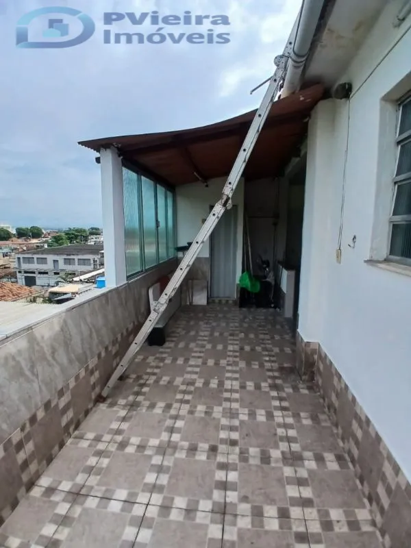 2-bedroom apartment with a mountain view — photo 15
