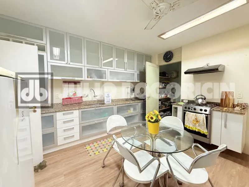 Apartment with 4 bedrooms and 4 bathrooms plus 2 parking — photo 36