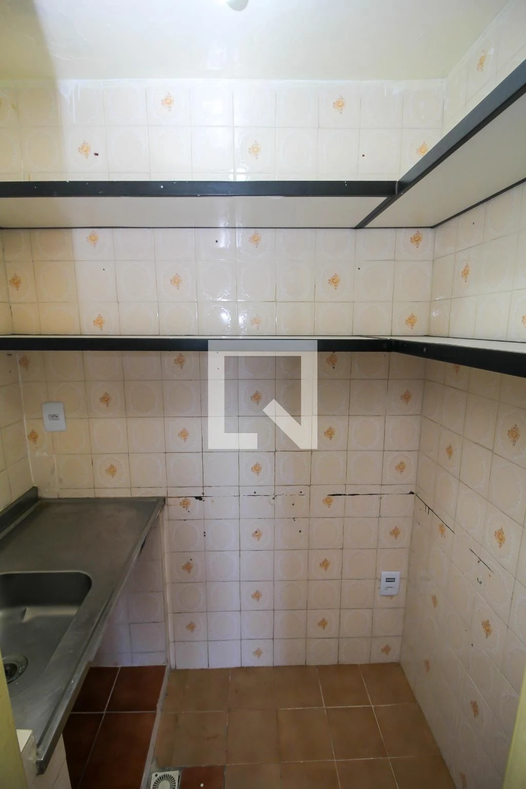 Unfurnished studio with a kitchenette and 1 bedroom — photo 9