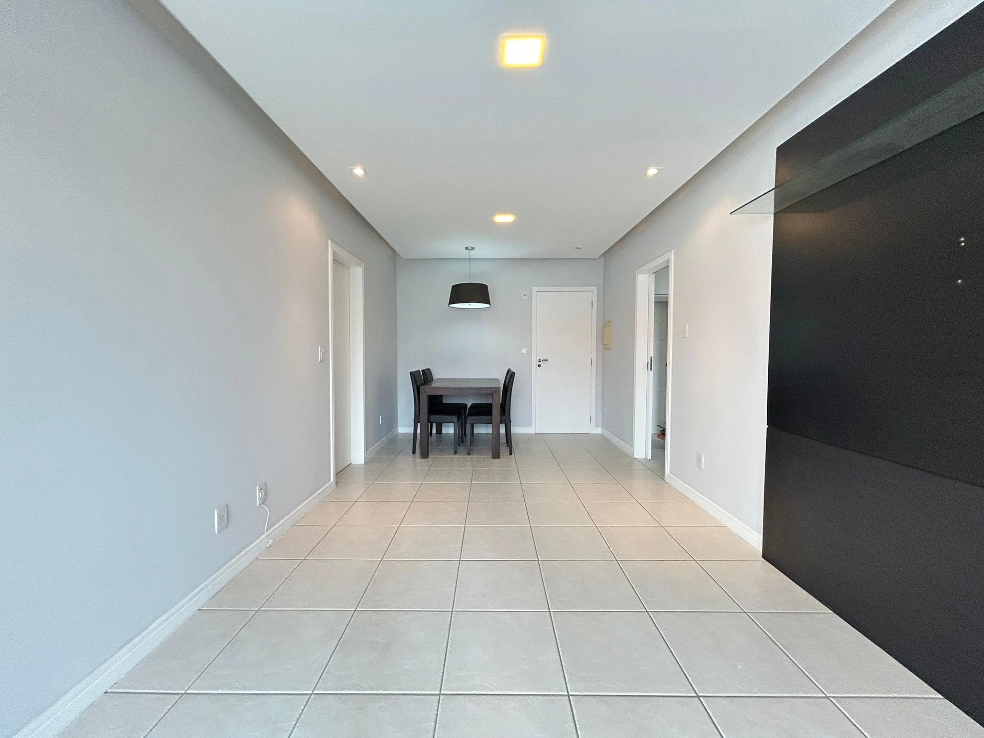 2-bedroom apartment in a building with a gym — photo 15