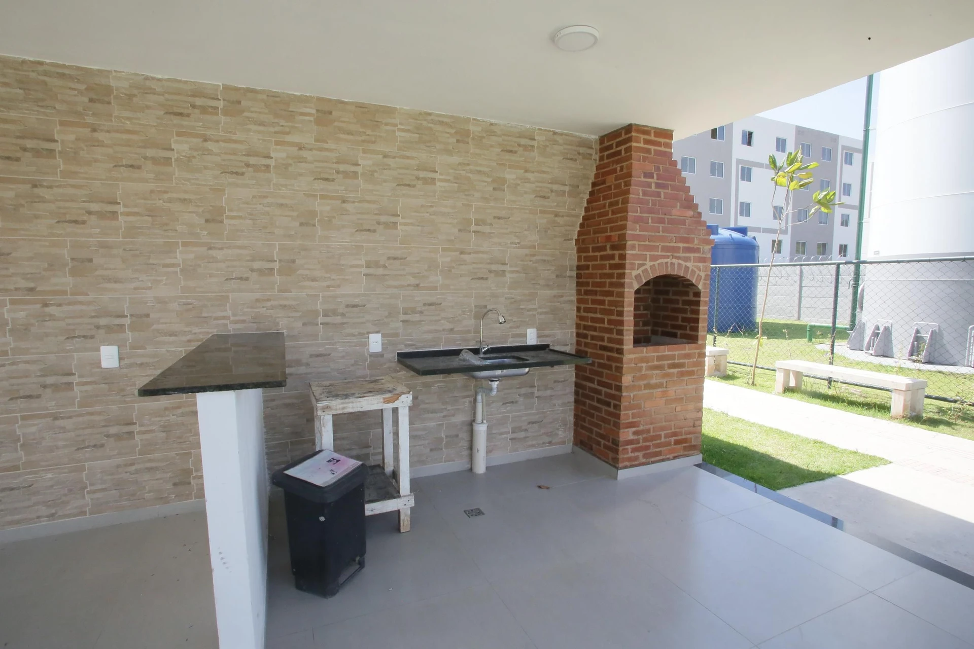 Вид на гори та 1 спальня: квартира 37 м² — photo 10