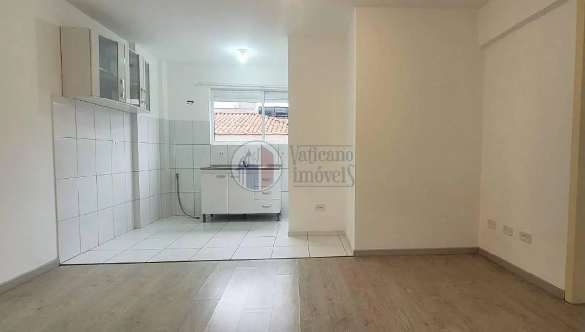 Apartment, 32 m², with wood or laminate floors — photo 2