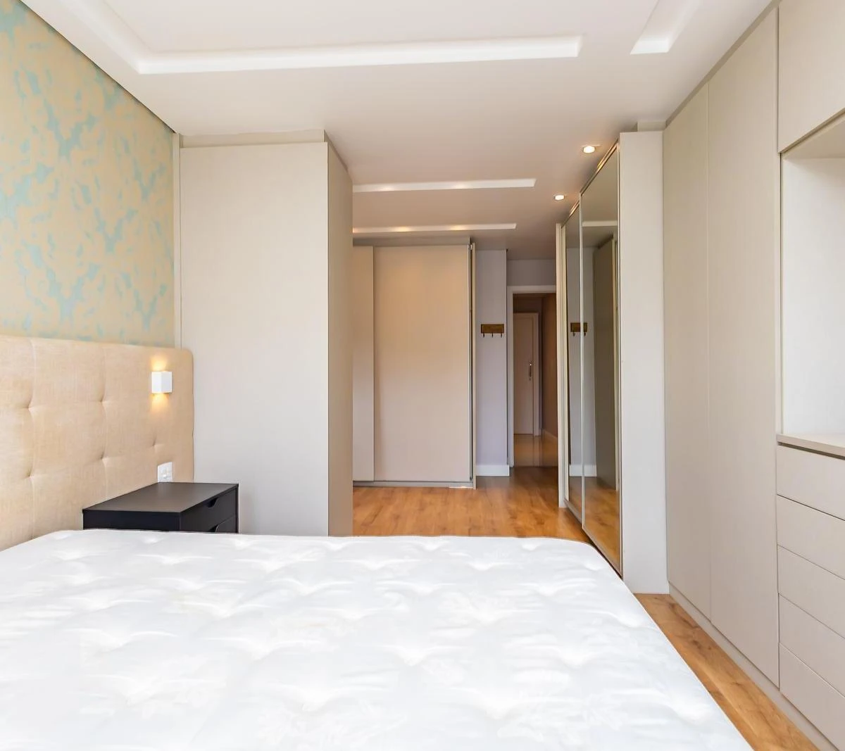Home office in a 2-bedroom apartment, 95 m² — photo 30