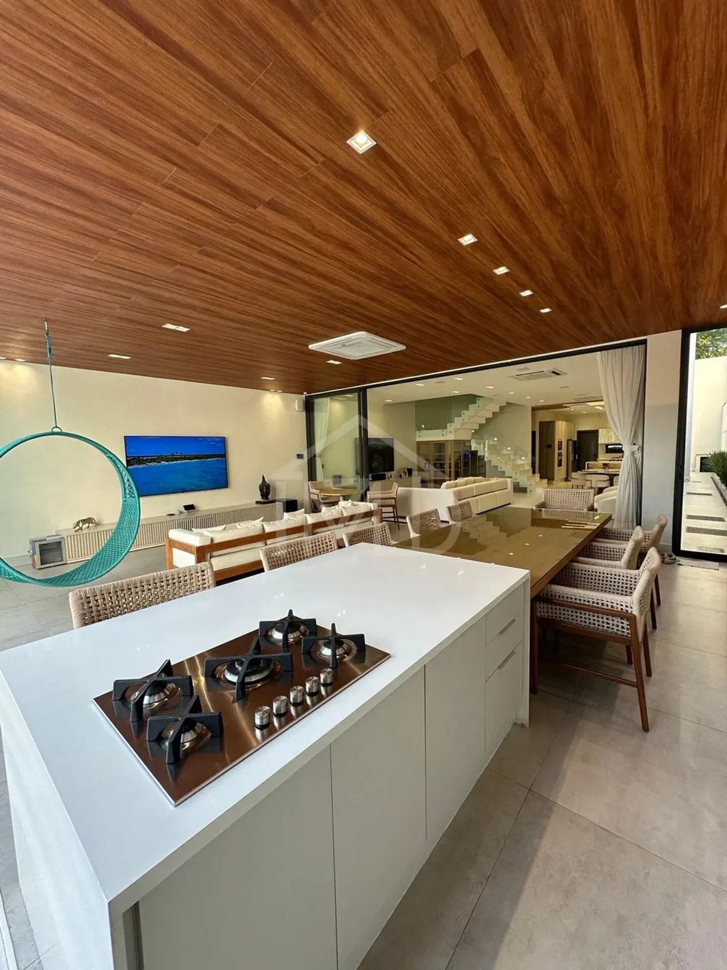 Furnished house with 4 bedrooms and 600 m² — photo 25