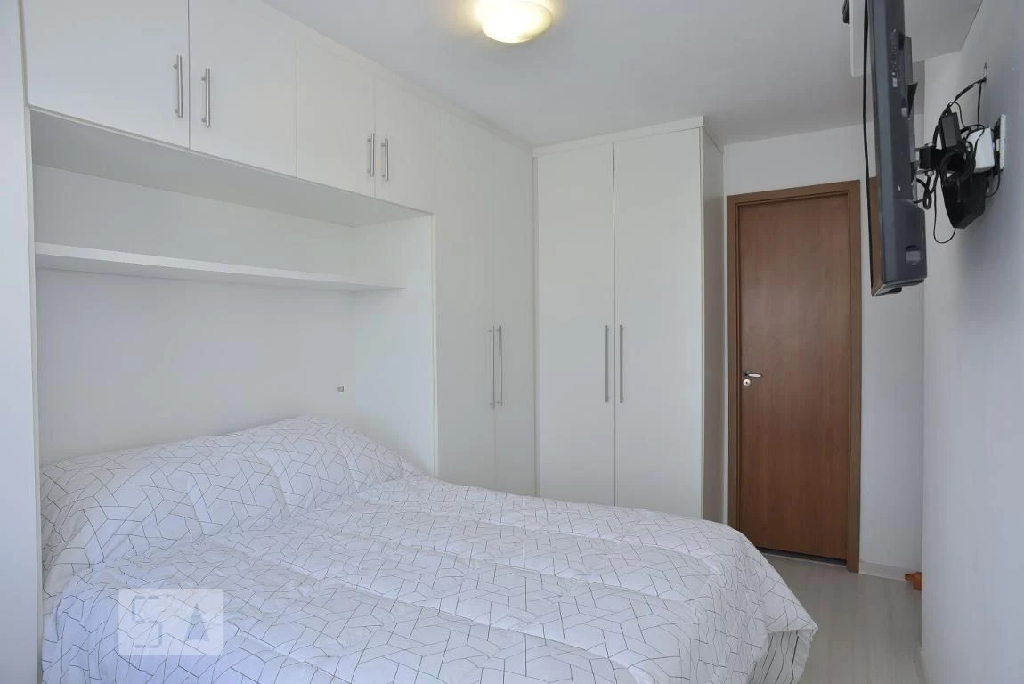 2-bedroom apartment with a mountain view — photo 29