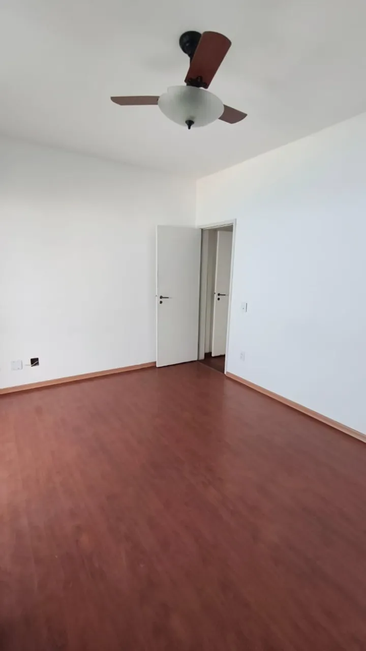 1-bedroom apartment with balcony and fitted storage — photo 5