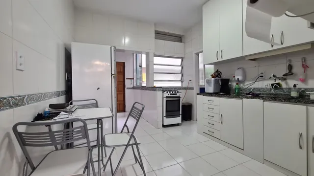 Furnished 170 m² apartment with 3 bedrooms and 3 baths — photo 2
